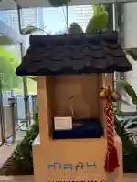 みなとみらい勝利神社の{uncategorized: "未分類", other: "その他", undefined: "問題あり", building: "その他建物", grave: "お墓", sacred_gate: "鳥居", guardian: "狛犬", statue: "像", buddha: "仏像", history: "歴史", nature: "自然", garden: "庭園", animal: "動物", pagoda: "塔", temizu: "手水舎", mountain_gate: "山門・神門", sanctuary: "本殿・本堂", subordinate: "末社・摂社", art: "芸術", scenery: "景色", jizo: "地蔵", ema: "絵馬", goshuin: "御朱印", omikuji: "おみくじ", items: "授与品その他", amulet: "お守り", goshuincho: "御朱印帳", eats: "食事", festival: "お祭り", votive_dance: "神楽", shichigosan: "七五三参", wedding: "結婚式", experience: "体験その他", initially: "初詣", around: "周辺", anti_infection: "感染症対策"}