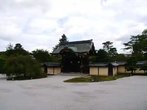 大覚寺の山門