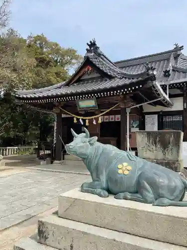 冠天満宮の像