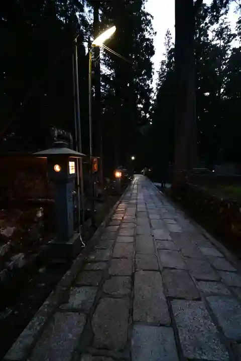 高野山金剛峯寺奥の院(和歌山県)