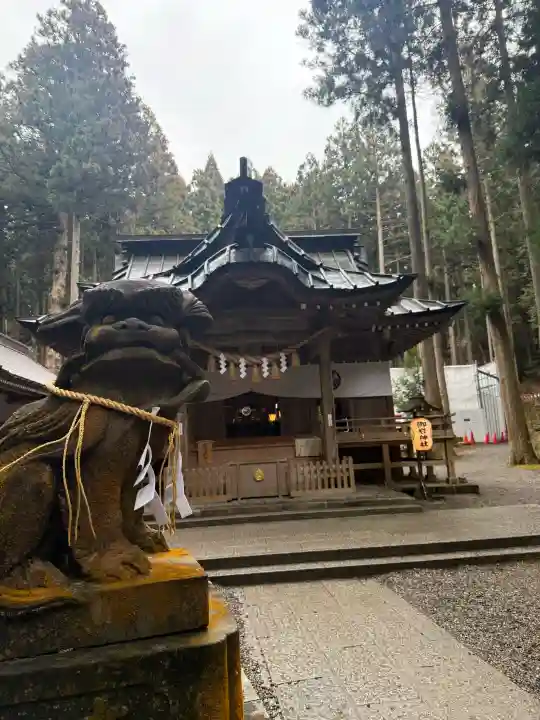 御岩神社の{uncategorized: "未分類", other: "その他", undefined: "問題あり", building: "その他建物", grave: "お墓", sacred_gate: "鳥居", guardian: "狛犬", statue: "像", buddha: "仏像", history: "歴史", nature: "自然", garden: "庭園", animal: "動物", pagoda: "塔", temizu: "手水舎", mountain_gate: "山門・神門", sanctuary: "本殿・本堂", subordinate: "末社・摂社", art: "芸術", scenery: "景色", jizo: "地蔵", ema: "絵馬", goshuin: "御朱印", omikuji: "おみくじ", items: "授与品その他", amulet: "お守り", goshuincho: "御朱印帳", eats: "食事", festival: "お祭り", votive_dance: "神楽", shichigosan: "七五三参", wedding: "結婚式", experience: "体験その他", initially: "初詣", around: "周辺", anti_infection: "感染症対策"}