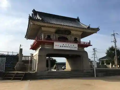 西大寺の山門