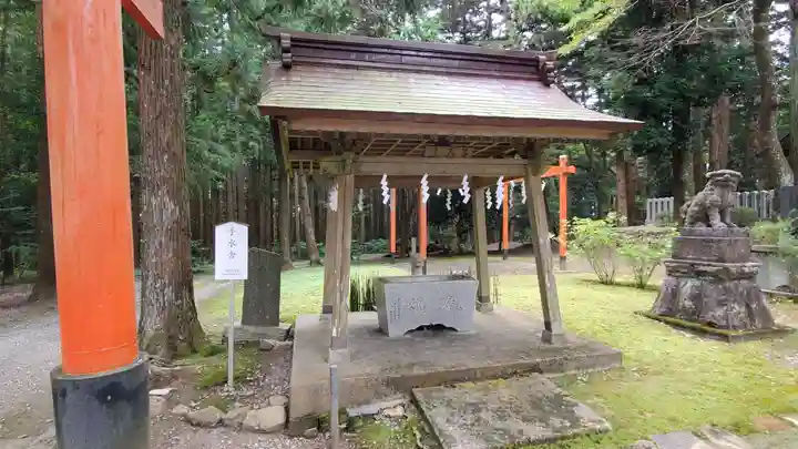 上沼八幡神社の手水舎