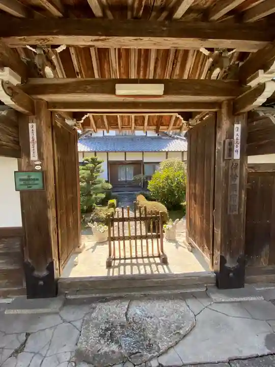西教寺の山門・神門