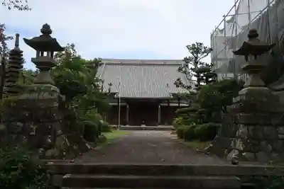 花井寺の本殿・本堂