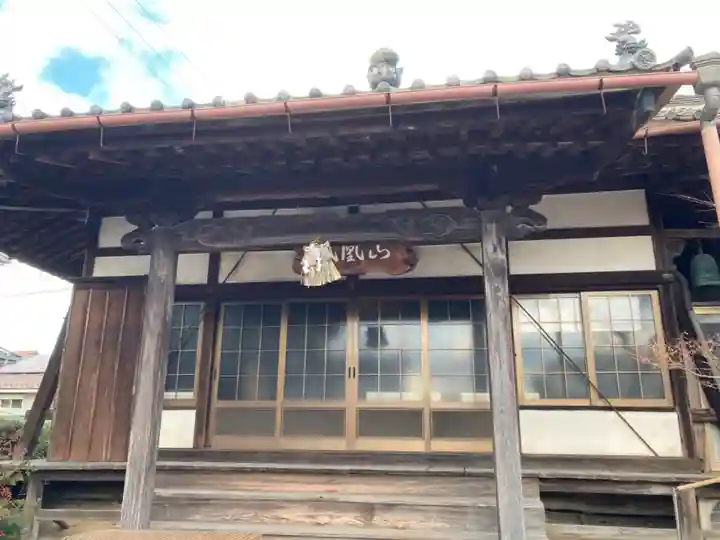 西照寺の本殿・本堂