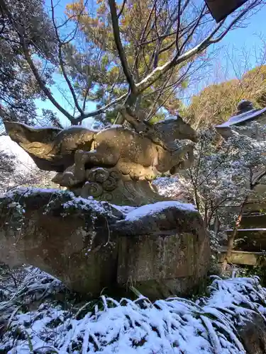 服部神社の狛犬