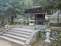月読神社(松尾大社摂社)の{uncategorized: "未分類", other: "その他", undefined: "問題あり", building: "その他建物", grave: "お墓", sacred_gate: "鳥居", guardian: "狛犬", statue: "像", buddha: "仏像", history: "歴史", nature: "自然", garden: "庭園", animal: "動物", pagoda: "塔", temizu: "手水舎", mountain_gate: "山門・神門", sanctuary: "本殿・本堂", subordinate: "末社・摂社", art: "芸術", scenery: "景色", jizo: "地蔵", ema: "絵馬", goshuin: "御朱印", omikuji: "おみくじ", items: "授与品その他", amulet: "お守り", goshuincho: "御朱印帳", eats: "食事", festival: "お祭り", votive_dance: "神楽", shichigosan: "七五三参", wedding: "結婚式", experience: "体験その他", initially: "初詣", around: "周辺", anti_infection: "感染症対策"}