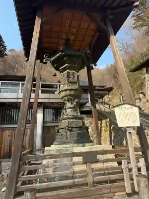 立石寺奥之院の{uncategorized: "未分類", other: "その他", undefined: "問題あり", building: "その他建物", grave: "お墓", sacred_gate: "鳥居", guardian: "狛犬", statue: "像", buddha: "仏像", history: "歴史", nature: "自然", garden: "庭園", animal: "動物", pagoda: "塔", temizu: "手水舎", mountain_gate: "山門・神門", sanctuary: "本殿・本堂", subordinate: "末社・摂社", art: "芸術", scenery: "景色", jizo: "地蔵", ema: "絵馬", goshuin: "御朱印", omikuji: "おみくじ", items: "授与品その他", amulet: "お守り", goshuincho: "御朱印帳", eats: "食事", festival: "お祭り", votive_dance: "神楽", shichigosan: "七五三参", wedding: "結婚式", experience: "体験その他", initially: "初詣", around: "周辺", anti_infection: "感染症対策"}