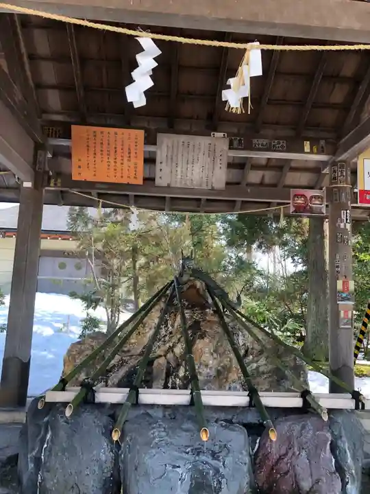 越中一宮 髙瀬神社の手水舎