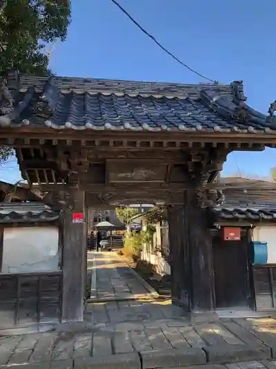 本覚寺の山門