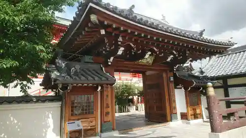 門戸厄神東光寺の山門・神門