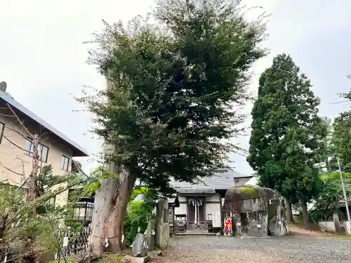 三ツ石神社の建物その他