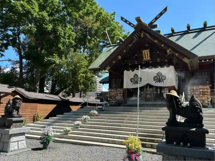 札幌諏訪神社の本殿・本堂