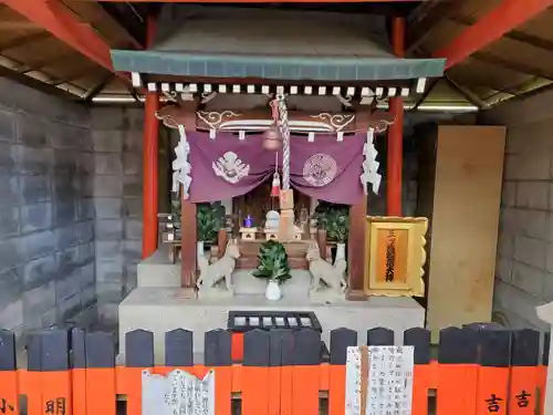 三ツ梅稲荷大神の本殿・本堂