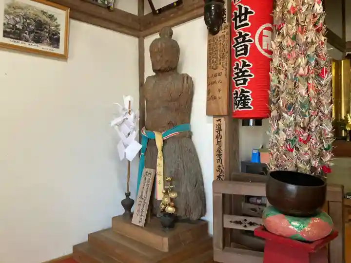 等覚寺の{uncategorized: "未分類", other: "その他", undefined: "問題あり", building: "その他建物", grave: "お墓", sacred_gate: "鳥居", guardian: "狛犬", statue: "像", buddha: "仏像", history: "歴史", nature: "自然", garden: "庭園", animal: "動物", pagoda: "塔", temizu: "手水舎", mountain_gate: "山門・神門", sanctuary: "本殿・本堂", subordinate: "末社・摂社", art: "芸術", scenery: "景色", jizo: "地蔵", ema: "絵馬", goshuin: "御朱印", omikuji: "おみくじ", items: "授与品その他", amulet: "お守り", goshuincho: "御朱印帳", eats: "食事", festival: "お祭り", votive_dance: "神楽", shichigosan: "七五三参", wedding: "結婚式", experience: "体験その他", initially: "初詣", around: "周辺", anti_infection: "感染症対策"}