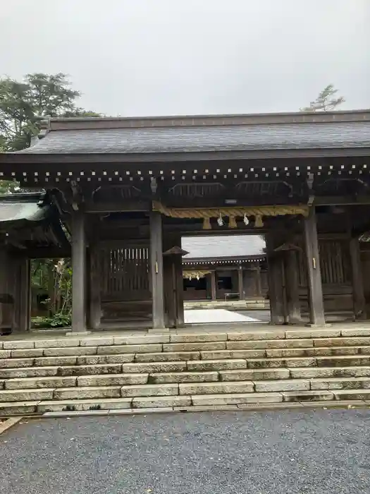 名和神社の山門