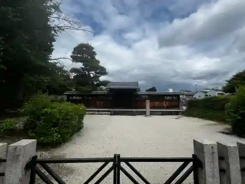 法住寺陵 (後白河天皇陵)の{uncategorized: "未分類", other: "その他", undefined: "問題あり", building: "その他建物", grave: "お墓", sacred_gate: "鳥居", guardian: "狛犬", statue: "像", buddha: "仏像", history: "歴史", nature: "自然", garden: "庭園", animal: "動物", pagoda: "塔", temizu: "手水舎", mountain_gate: "山門・神門", sanctuary: "本殿・本堂", subordinate: "末社・摂社", art: "芸術", scenery: "景色", jizo: "地蔵", ema: "絵馬", goshuin: "御朱印", omikuji: "おみくじ", items: "授与品その他", amulet: "お守り", goshuincho: "御朱印帳", eats: "食事", festival: "お祭り", votive_dance: "神楽", shichigosan: "七五三参", wedding: "結婚式", experience: "体験その他", initially: "初詣", around: "周辺", anti_infection: "感染症対策"}