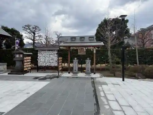 里之宮 湯殿山神社の{uncategorized: "未分類", other: "その他", undefined: "問題あり", building: "その他建物", grave: "お墓", sacred_gate: "鳥居", guardian: "狛犬", statue: "像", buddha: "仏像", history: "歴史", nature: "自然", garden: "庭園", animal: "動物", pagoda: "塔", temizu: "手水舎", mountain_gate: "山門・神門", sanctuary: "本殿・本堂", subordinate: "末社・摂社", art: "芸術", scenery: "景色", jizo: "地蔵", ema: "絵馬", goshuin: "御朱印", omikuji: "おみくじ", items: "授与品その他", amulet: "お守り", goshuincho: "御朱印帳", eats: "食事", festival: "お祭り", votive_dance: "神楽", shichigosan: "七五三参", wedding: "結婚式", experience: "体験その他", initially: "初詣", around: "周辺", anti_infection: "感染症対策"}