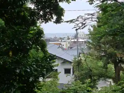 甘縄神明神社（甘縄神明宮）の{uncategorized: "未分類", other: "その他", undefined: "問題あり", building: "その他建物", grave: "お墓", sacred_gate: "鳥居", guardian: "狛犬", statue: "像", buddha: "仏像", history: "歴史", nature: "自然", garden: "庭園", animal: "動物", pagoda: "塔", temizu: "手水舎", mountain_gate: "山門・神門", sanctuary: "本殿・本堂", subordinate: "末社・摂社", art: "芸術", scenery: "景色", jizo: "地蔵", ema: "絵馬", goshuin: "御朱印", omikuji: "おみくじ", items: "授与品その他", amulet: "お守り", goshuincho: "御朱印帳", eats: "食事", festival: "お祭り", votive_dance: "神楽", shichigosan: "七五三参", wedding: "結婚式", experience: "体験その他", initially: "初詣", around: "周辺", anti_infection: "感染症対策"}