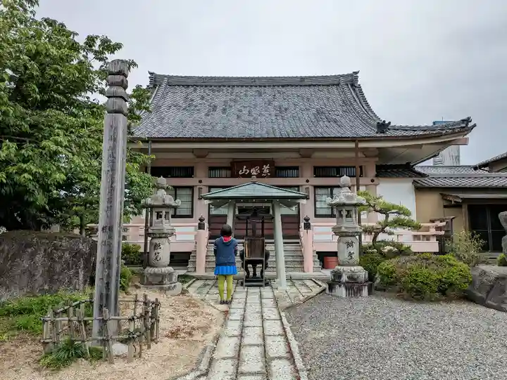 明照寺の本殿・本堂