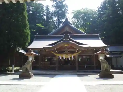 白山比咩神社の本殿