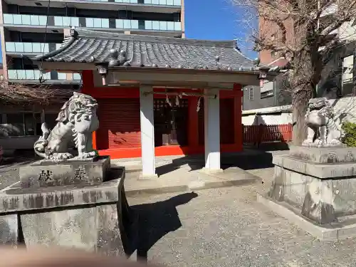 三之御前社の{uncategorized: "未分類", other: "その他", undefined: "問題あり", building: "その他建物", grave: "お墓", sacred_gate: "鳥居", guardian: "狛犬", statue: "像", buddha: "仏像", history: "歴史", nature: "自然", garden: "庭園", animal: "動物", pagoda: "塔", temizu: "手水舎", mountain_gate: "山門・神門", sanctuary: "本殿・本堂", subordinate: "末社・摂社", art: "芸術", scenery: "景色", jizo: "地蔵", ema: "絵馬", goshuin: "御朱印", omikuji: "おみくじ", items: "授与品その他", amulet: "お守り", goshuincho: "御朱印帳", eats: "食事", festival: "お祭り", votive_dance: "神楽", shichigosan: "七五三参", wedding: "結婚式", experience: "体験その他", initially: "初詣", around: "周辺", anti_infection: "感染症対策"}