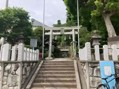 諏訪神社の{uncategorized: "未分類", other: "その他", undefined: "問題あり", building: "その他建物", grave: "お墓", sacred_gate: "鳥居", guardian: "狛犬", statue: "像", buddha: "仏像", history: "歴史", nature: "自然", garden: "庭園", animal: "動物", pagoda: "塔", temizu: "手水舎", mountain_gate: "山門・神門", sanctuary: "本殿・本堂", subordinate: "末社・摂社", art: "芸術", scenery: "景色", jizo: "地蔵", ema: "絵馬", goshuin: "御朱印", omikuji: "おみくじ", items: "授与品その他", amulet: "お守り", goshuincho: "御朱印帳", eats: "食事", festival: "お祭り", votive_dance: "神楽", shichigosan: "七五三参", wedding: "結婚式", experience: "体験その他", initially: "初詣", around: "周辺", anti_infection: "感染症対策"}