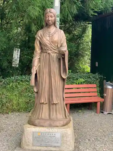 天岩戸神社の像