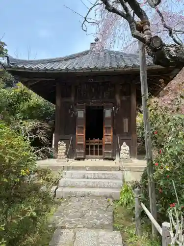 瑞泉寺の{uncategorized: "未分類", other: "その他", undefined: "問題あり", building: "その他建物", grave: "お墓", sacred_gate: "鳥居", guardian: "狛犬", statue: "像", buddha: "仏像", history: "歴史", nature: "自然", garden: "庭園", animal: "動物", pagoda: "塔", temizu: "手水舎", mountain_gate: "山門・神門", sanctuary: "本殿・本堂", subordinate: "末社・摂社", art: "芸術", scenery: "景色", jizo: "地蔵", ema: "絵馬", goshuin: "御朱印", omikuji: "おみくじ", items: "授与品その他", amulet: "お守り", goshuincho: "御朱印帳", eats: "食事", festival: "お祭り", votive_dance: "神楽", shichigosan: "七五三参", wedding: "結婚式", experience: "体験その他", initially: "初詣", around: "周辺", anti_infection: "感染症対策"}