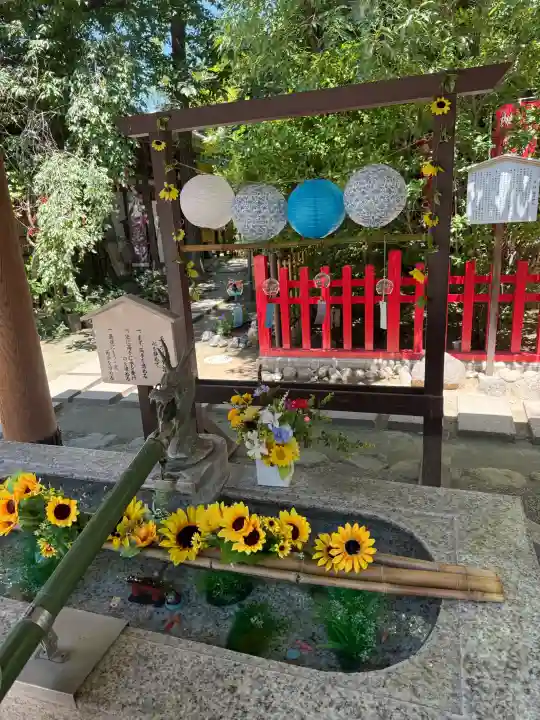 新田神社の{uncategorized: "未分類", other: "その他", undefined: "問題あり", building: "その他建物", grave: "お墓", sacred_gate: "鳥居", guardian: "狛犬", statue: "像", buddha: "仏像", history: "歴史", nature: "自然", garden: "庭園", animal: "動物", pagoda: "塔", temizu: "手水舎", mountain_gate: "山門・神門", sanctuary: "本殿・本堂", subordinate: "末社・摂社", art: "芸術", scenery: "景色", jizo: "地蔵", ema: "絵馬", goshuin: "御朱印", omikuji: "おみくじ", items: "授与品その他", amulet: "お守り", goshuincho: "御朱印帳", eats: "食事", festival: "お祭り", votive_dance: "神楽", shichigosan: "七五三参", wedding: "結婚式", experience: "体験その他", initially: "初詣", around: "周辺", anti_infection: "感染症対策"}