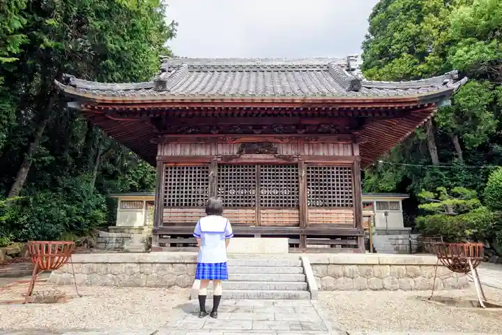 八柱社の本殿・本堂