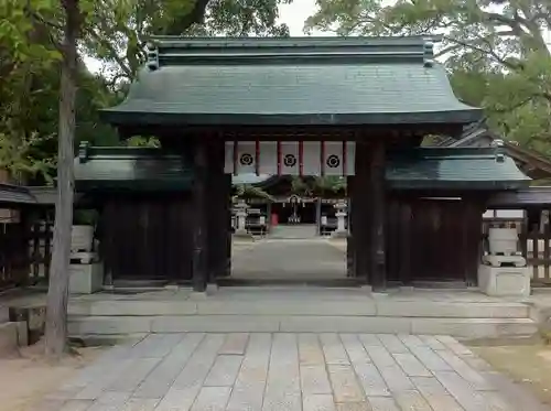 玉祖神社の山門・神門
