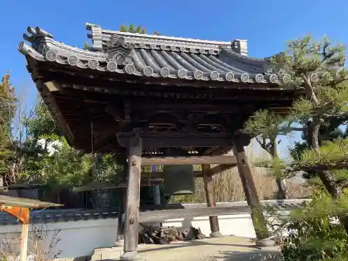 誓昌院の{uncategorized: "未分類", other: "その他", undefined: "問題あり", building: "その他建物", grave: "お墓", sacred_gate: "鳥居", guardian: "狛犬", statue: "像", buddha: "仏像", history: "歴史", nature: "自然", garden: "庭園", animal: "動物", pagoda: "塔", temizu: "手水舎", mountain_gate: "山門・神門", sanctuary: "本殿・本堂", subordinate: "末社・摂社", art: "芸術", scenery: "景色", jizo: "地蔵", ema: "絵馬", goshuin: "御朱印", omikuji: "おみくじ", items: "授与品その他", amulet: "お守り", goshuincho: "御朱印帳", eats: "食事", festival: "お祭り", votive_dance: "神楽", shichigosan: "七五三参", wedding: "結婚式", experience: "体験その他", initially: "初詣", around: "周辺", anti_infection: "感染症対策"}