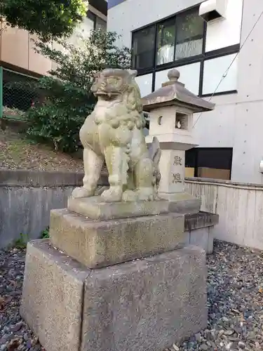 白金氷川神社の狛犬