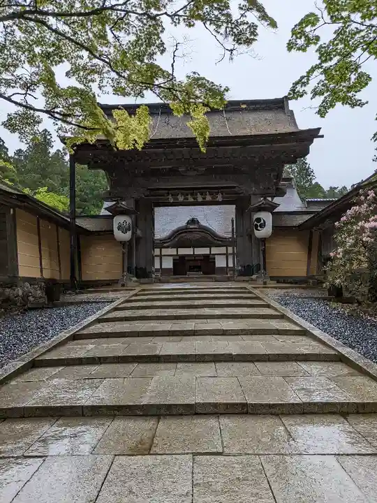 高野山金剛峯寺の山門・神門