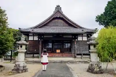 西蓮寺の本殿・本堂
