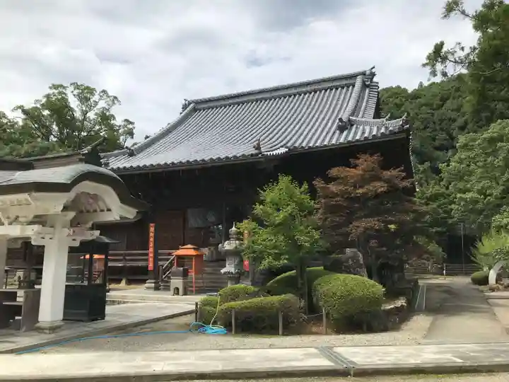 金泉寺の本殿・本堂