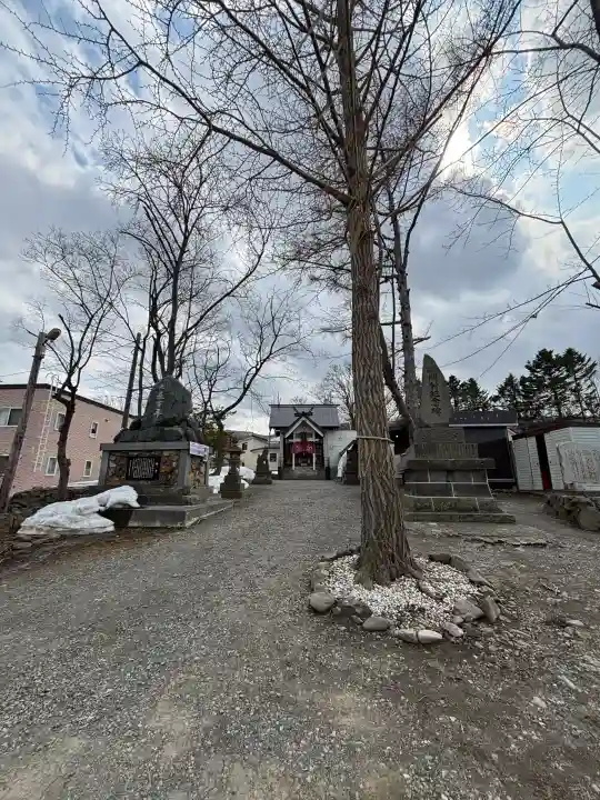 星置神社の{uncategorized: "未分類", other: "その他", undefined: "問題あり", building: "その他建物", grave: "お墓", sacred_gate: "鳥居", guardian: "狛犬", statue: "像", buddha: "仏像", history: "歴史", nature: "自然", garden: "庭園", animal: "動物", pagoda: "塔", temizu: "手水舎", mountain_gate: "山門・神門", sanctuary: "本殿・本堂", subordinate: "末社・摂社", art: "芸術", scenery: "景色", jizo: "地蔵", ema: "絵馬", goshuin: "御朱印", omikuji: "おみくじ", items: "授与品その他", amulet: "お守り", goshuincho: "御朱印帳", eats: "食事", festival: "お祭り", votive_dance: "神楽", shichigosan: "七五三参", wedding: "結婚式", experience: "体験その他", initially: "初詣", around: "周辺", anti_infection: "感染症対策"}