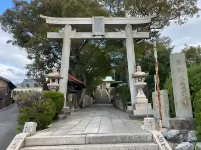 富島八幡神社の{uncategorized: "未分類", other: "その他", undefined: "問題あり", building: "その他建物", grave: "お墓", sacred_gate: "鳥居", guardian: "狛犬", statue: "像", buddha: "仏像", history: "歴史", nature: "自然", garden: "庭園", animal: "動物", pagoda: "塔", temizu: "手水舎", mountain_gate: "山門・神門", sanctuary: "本殿・本堂", subordinate: "末社・摂社", art: "芸術", scenery: "景色", jizo: "地蔵", ema: "絵馬", goshuin: "御朱印", omikuji: "おみくじ", items: "授与品その他", amulet: "お守り", goshuincho: "御朱印帳", eats: "食事", festival: "お祭り", votive_dance: "神楽", shichigosan: "七五三参", wedding: "結婚式", experience: "体験その他", initially: "初詣", around: "周辺", anti_infection: "感染症対策"}