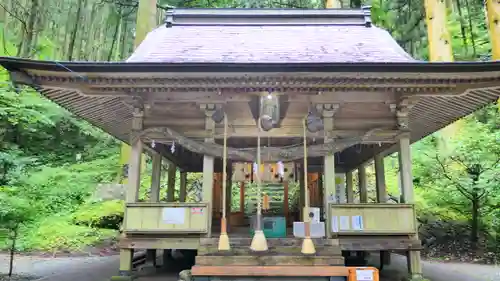 上色見熊野座神社の本殿