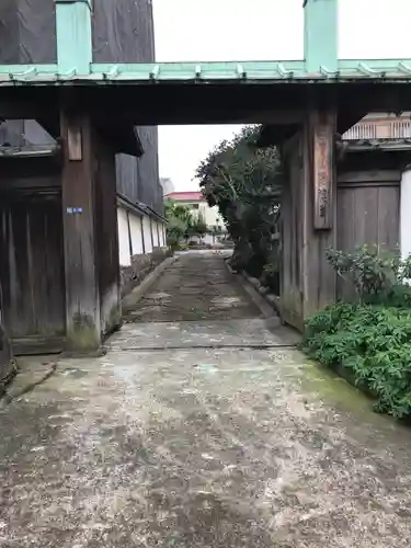 海徳寺の山門