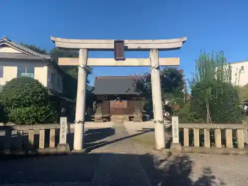 溝沼氷川神社の鳥居