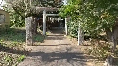 新治神社の鳥居