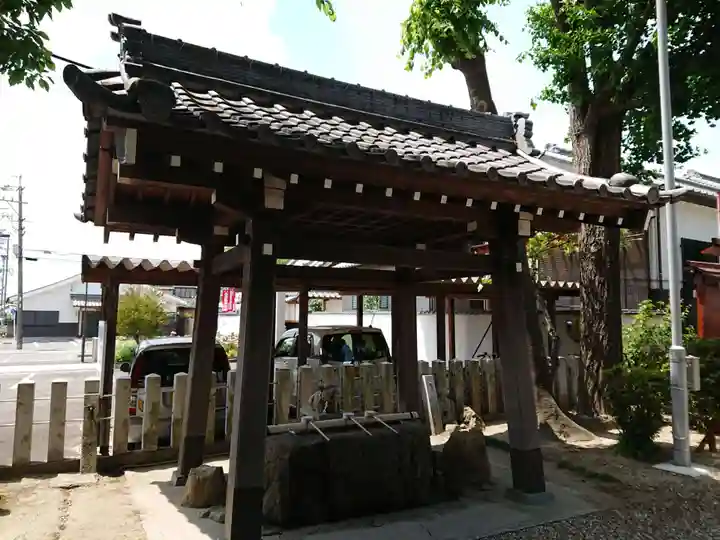 羊神社の手水舎