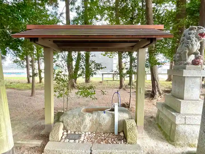 西野々八雲神社の手水舎