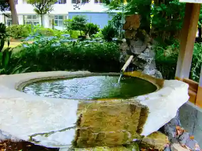 前原御嶽神社の手水舎