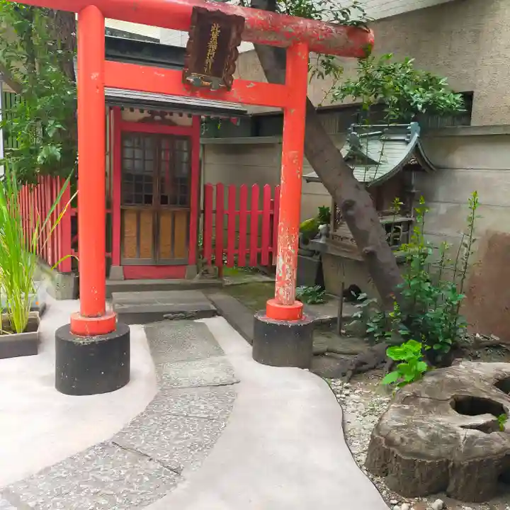 銀杏岡八幡神社の末社・摂社