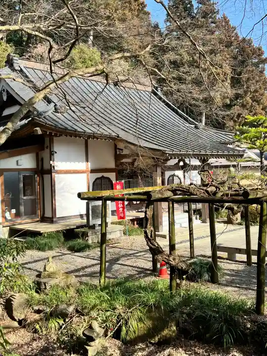 泉福寺の{uncategorized: "未分類", other: "その他", undefined: "問題あり", building: "その他建物", grave: "お墓", sacred_gate: "鳥居", guardian: "狛犬", statue: "像", buddha: "仏像", history: "歴史", nature: "自然", garden: "庭園", animal: "動物", pagoda: "塔", temizu: "手水舎", mountain_gate: "山門・神門", sanctuary: "本殿・本堂", subordinate: "末社・摂社", art: "芸術", scenery: "景色", jizo: "地蔵", ema: "絵馬", goshuin: "御朱印", omikuji: "おみくじ", items: "授与品その他", amulet: "お守り", goshuincho: "御朱印帳", eats: "食事", festival: "お祭り", votive_dance: "神楽", shichigosan: "七五三参", wedding: "結婚式", experience: "体験その他", initially: "初詣", around: "周辺", anti_infection: "感染症対策"}