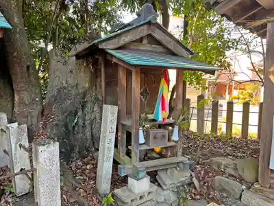 宇流冨志禰神社の末社・摂社